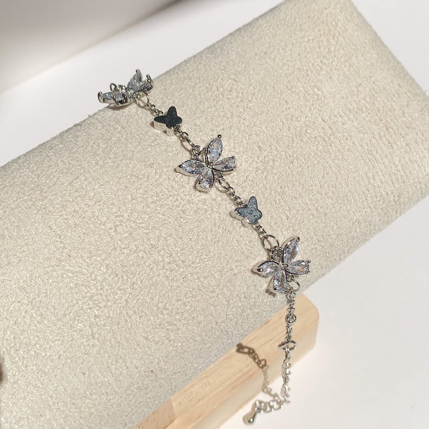 Flutter By Bracelet