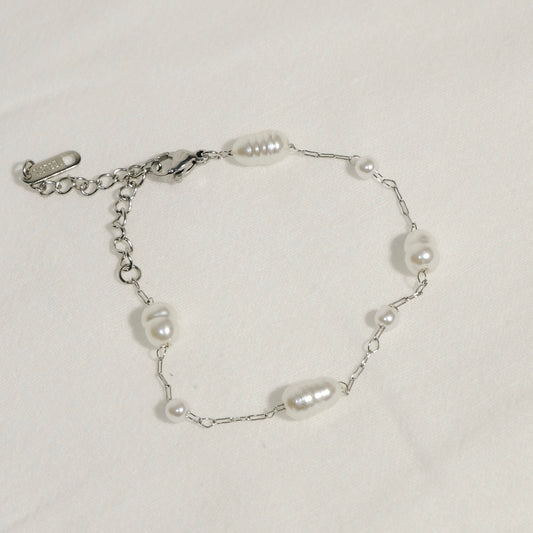 Juno Pearl Chain Bracelet
