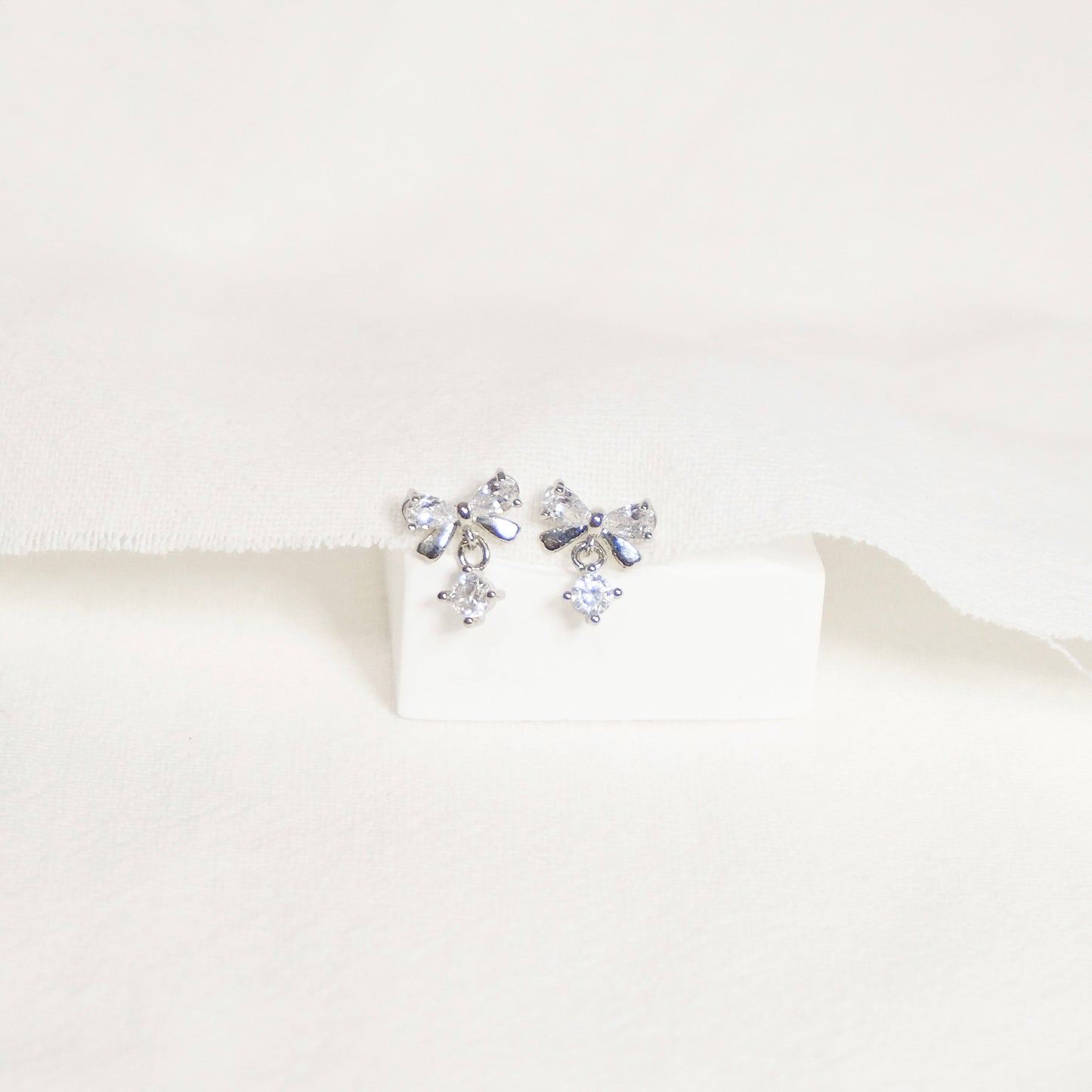 Evie Ribbon Stud